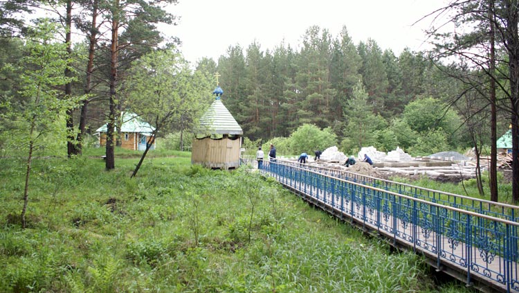 Казанский Чимеевский мужской монастырь, Чимеево (Белозерский район, Курганская область). дополнительная информация, Святой источник с купелями