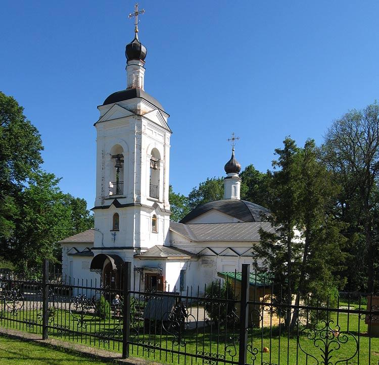 Середниково. Церковь Алексия, митрополита Московского. фасады