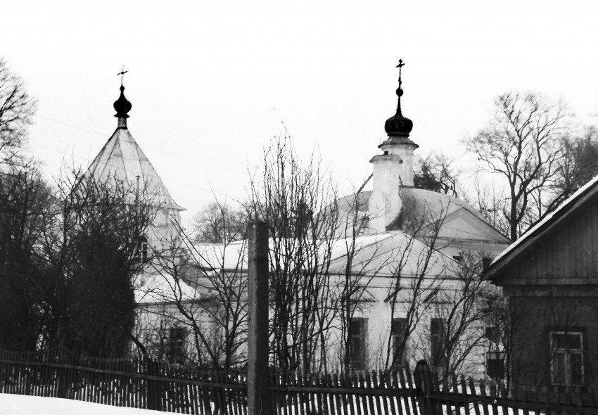 Середниково. Церковь Алексия, митрополита Московского. фасады