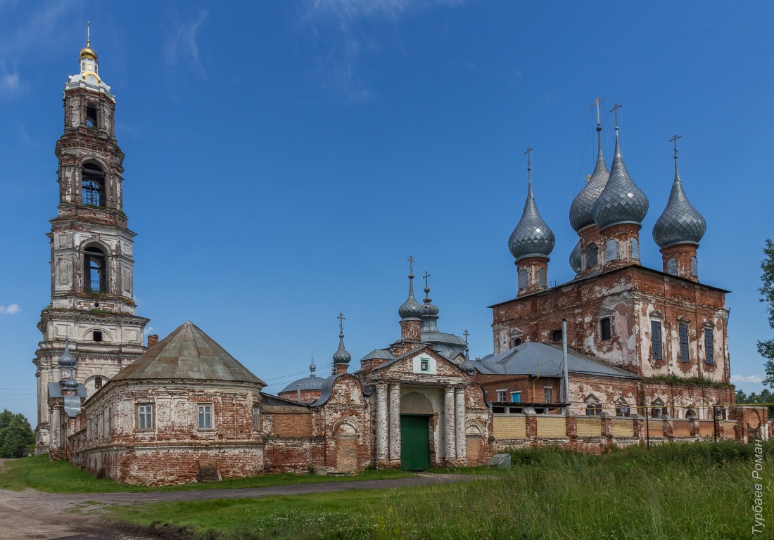 Васильевское. Ансамбль церквей Троицы, Николая Чудотворца и Грузинской иконы Божией Матери. фасады