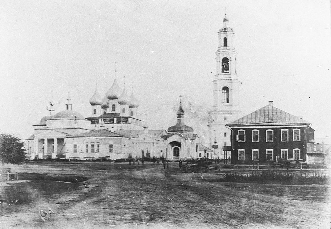 Ансамбль церквей Троицы, Николая Чудотворца и Грузинской иконы Божией Матери, Васильевское (Шуйский район, Ивановская область). архивная фотография