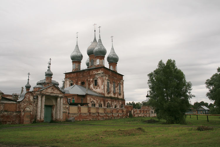 Церковь Троицы Живоначальной, Васильевское (Шуйский район, Ивановская область). общий вид в ландшафте