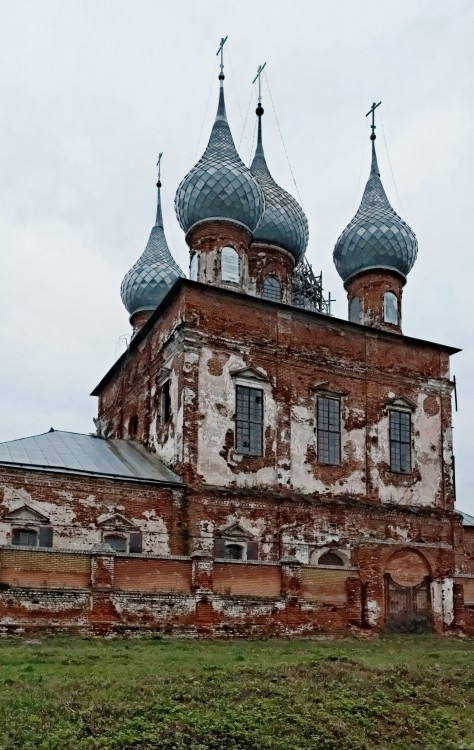 Васильевское. Церковь Троицы Живоначальной. фасады