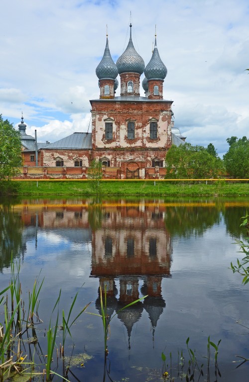 Васильевское. Церковь Троицы Живоначальной. фасады