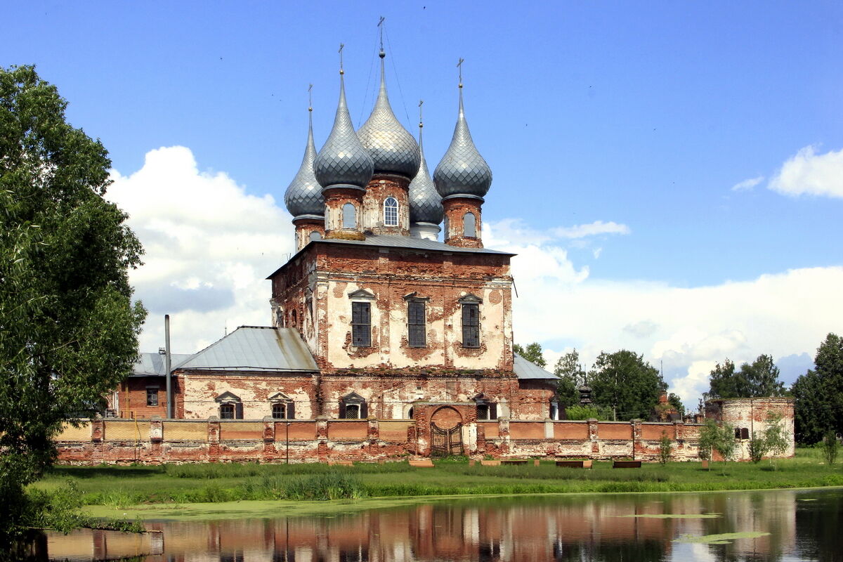 Церковь Троицы Живоначальной, Васильевское (Шуйский район, Ивановская область). фасады, Вид с юга.