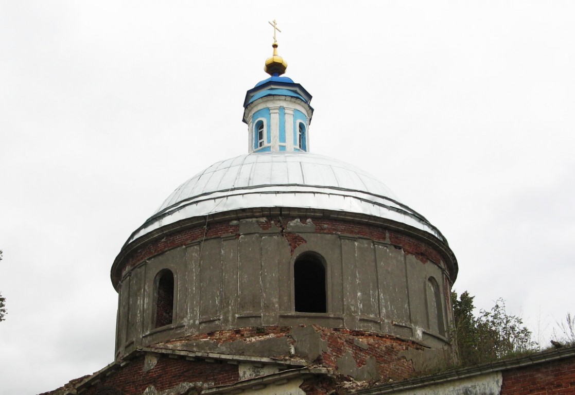 Бетино. Церковь Казанской иконы Божией Матери. архитектурные детали, Купол основного объема храма с реставрированным завершением