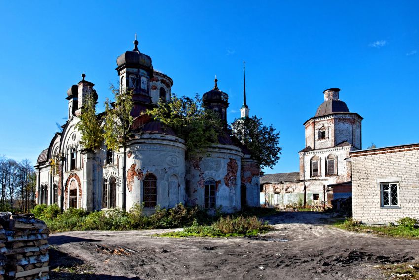 Верхний Ландех. Храмовый комплекс. Церковь Вознесения Господня и собор Николая Чудотворца. общий вид в ландшафте