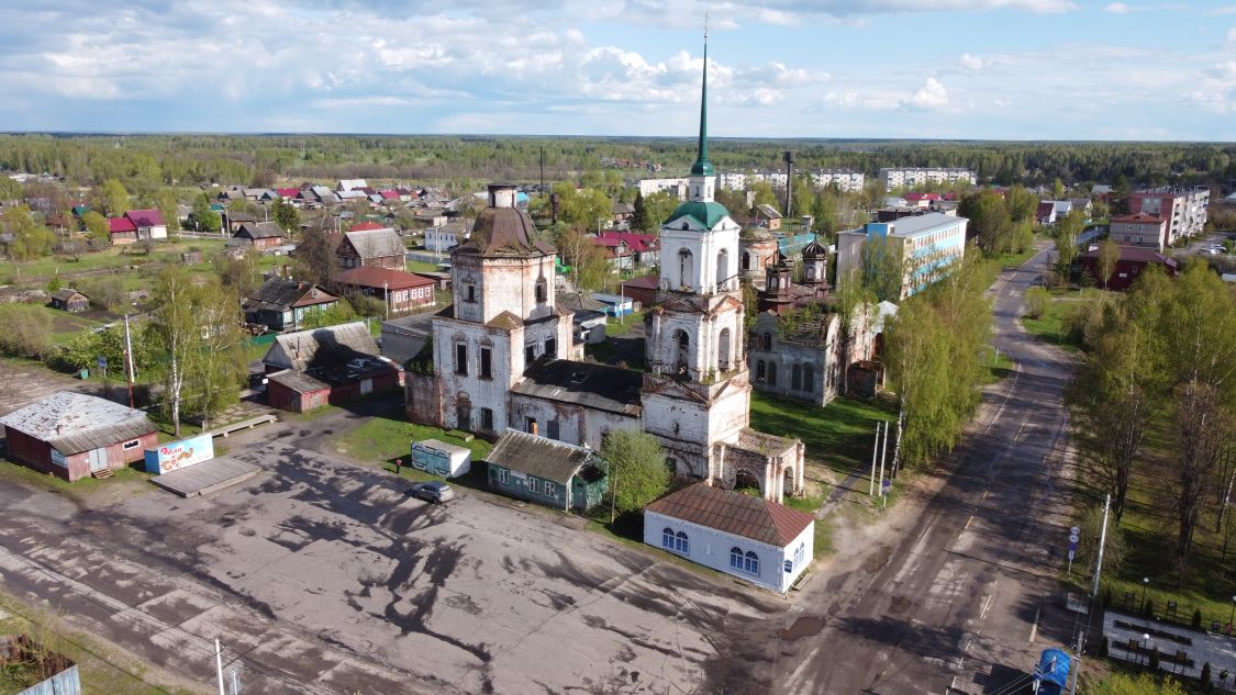 Верхний Ландех. Храмовый комплекс. Церковь Вознесения Господня и собор Николая Чудотворца. общий вид в ландшафте