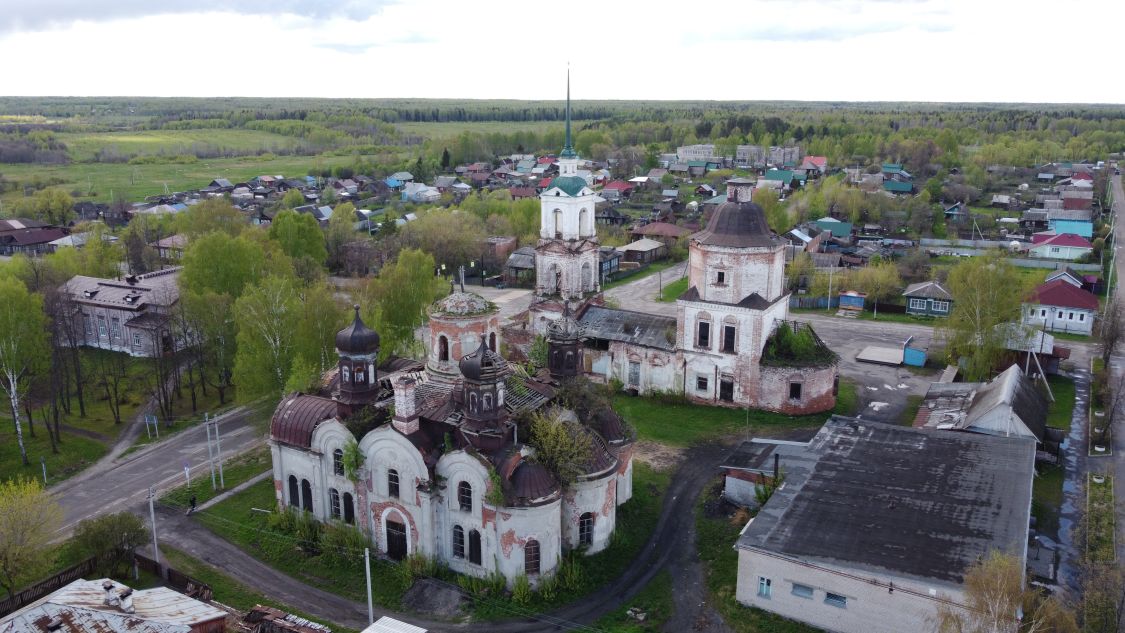 Храмовый комплекс. Церковь Вознесения Господня и собор Николая Чудотворца, Верхний Ландех (Верхнеландеховский район, Ивановская область). общий вид в ландшафте