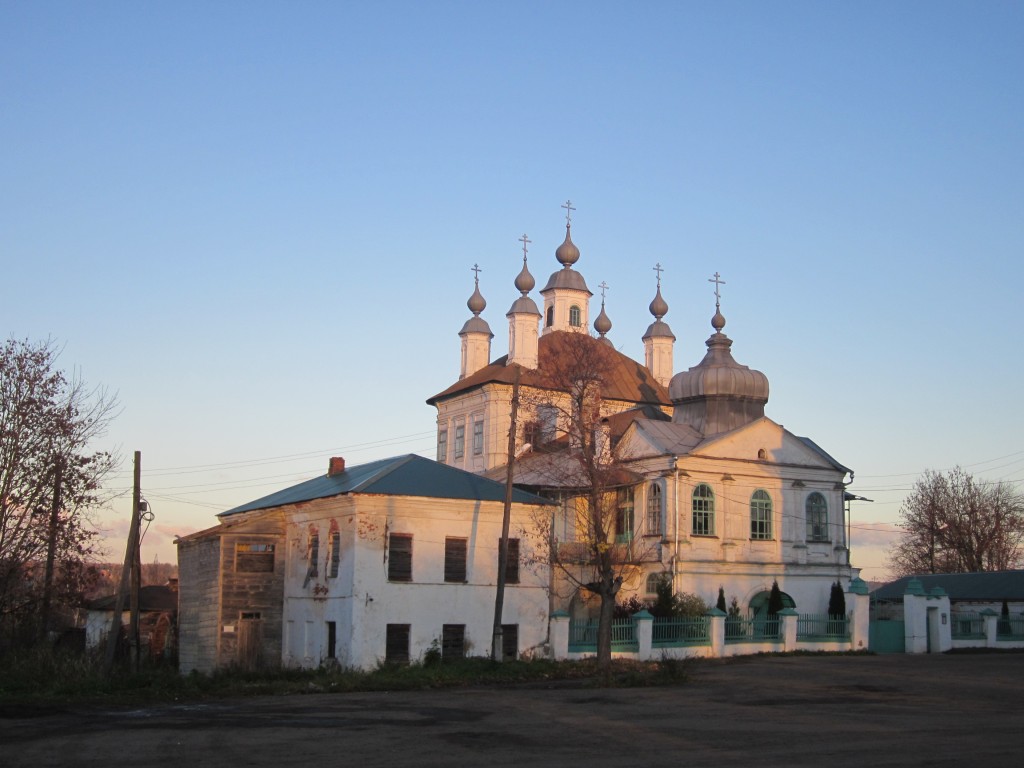 Церковь Троицы Живоначальной, Лежнево (Лежневский район, Ивановская область). фасады