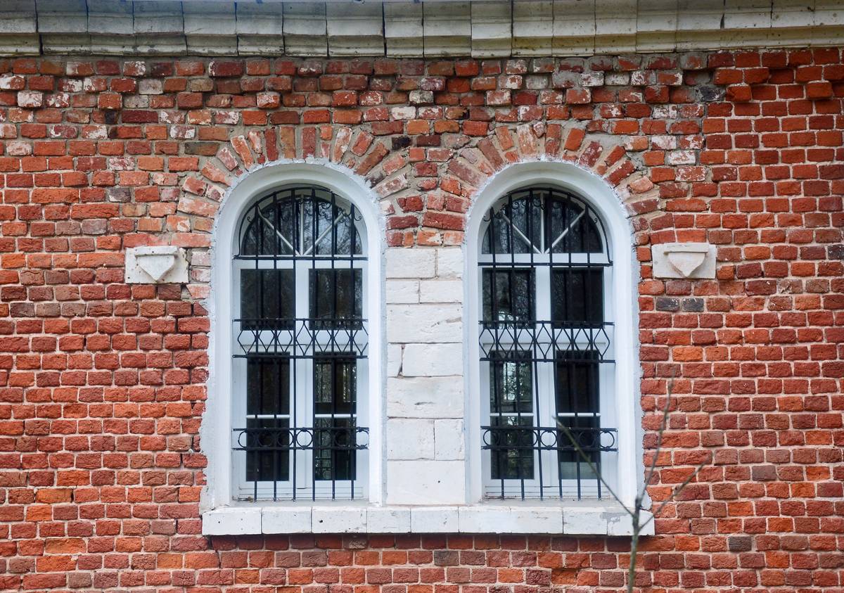 Церковь Грузинской иконы Божией Матери, Горбасьево (Конаковский район, Тверская область). архитектурные детали