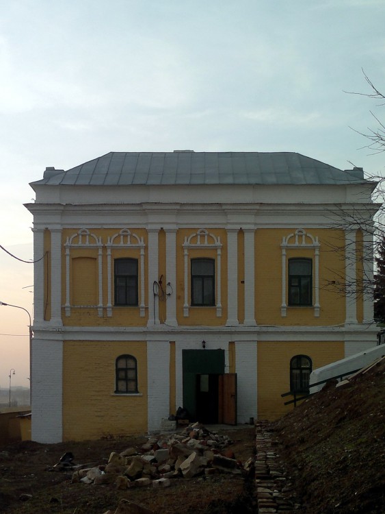 Иоанно-Предтеченский монастырь, Вахитовский район (Казань, город, Республика Татарстан). дополнительная информация, Настоятельский корпус