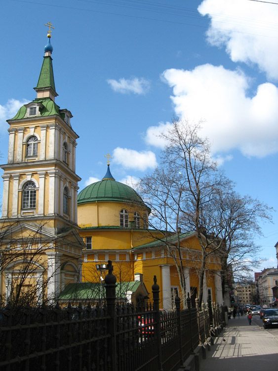Рига. Церковь Александра Невского в честь победы России над Наполеоном. фасады, общий вид с востока