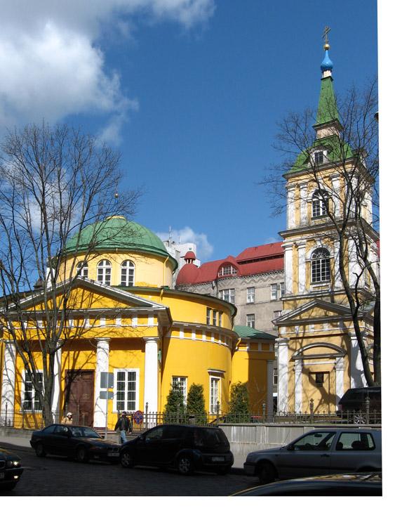 Рига. Церковь Александра Невского в честь победы России над Наполеоном. фасады, Общий вид с юга