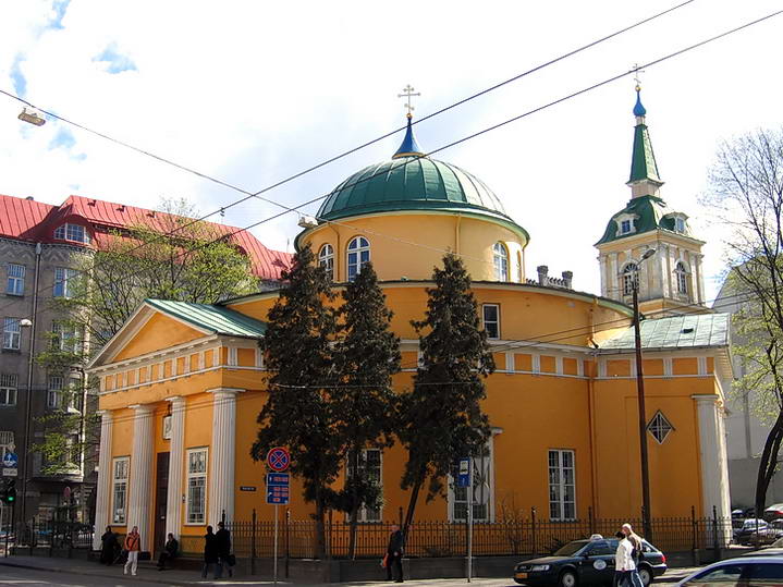 Рига. Церковь Александра Невского в честь победы России над Наполеоном. фасады, Вид с юго-запада