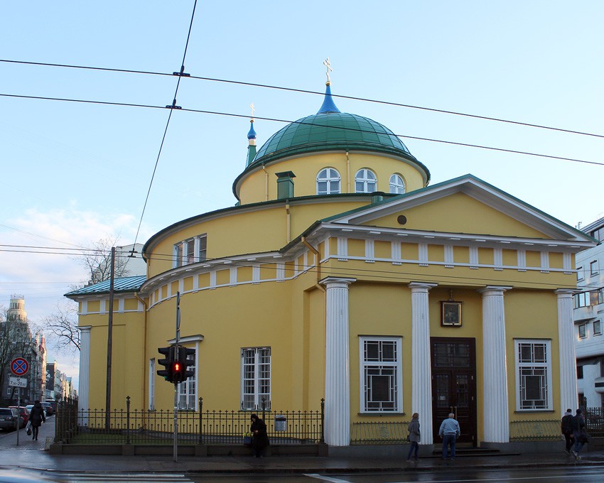 Рига. Церковь Александра Невского в честь победы России над Наполеоном. фасады
