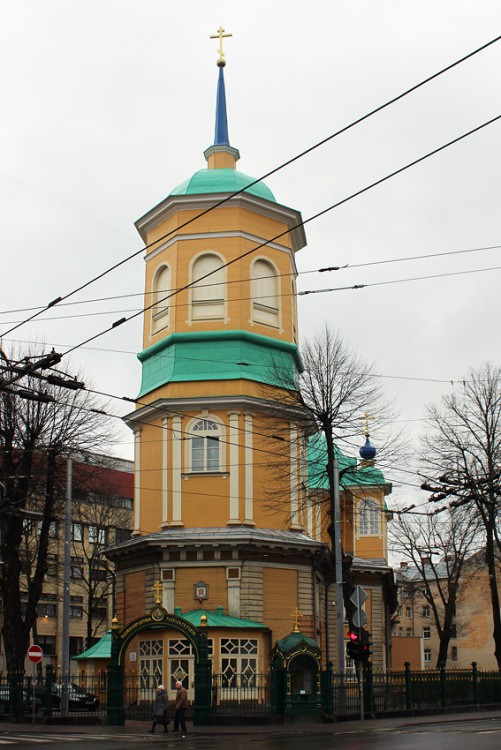 Рига. Церковь Благовещения Пресвятой Богородицы. общий вид в ландшафте