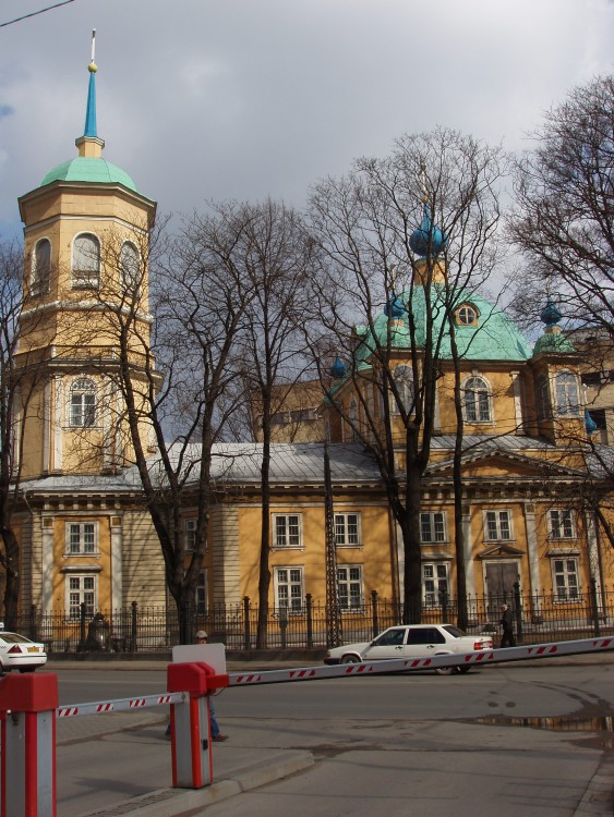 Рига. Церковь Благовещения Пресвятой Богородицы. общий вид в ландшафте