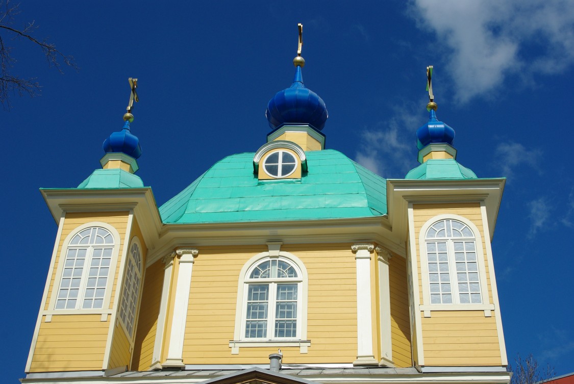 Церковь Благовещения Пресвятой Богородицы, Рига (Рига, город, Латвия). архитектурные детали, Верхняя часть храма, вид с юга.