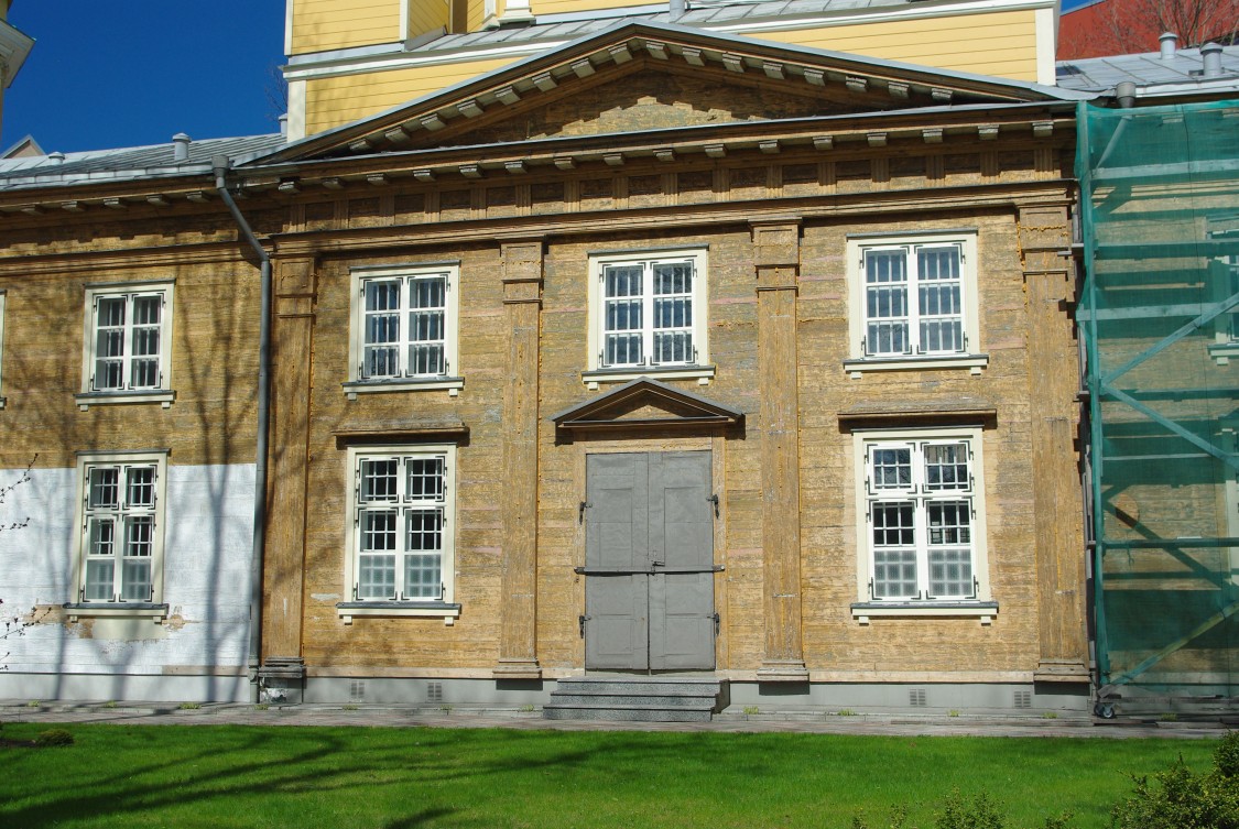Церковь Благовещения Пресвятой Богородицы, Рига (Рига, город, Латвия). архитектурные детали, Южный фасад храма до реставрации.