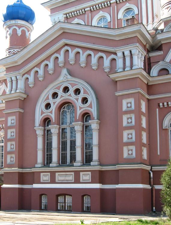 Церковь Троицы Живоначальной, Рига (Рига, город, Латвия). архитектурные детали, Фрагмент северного фасада