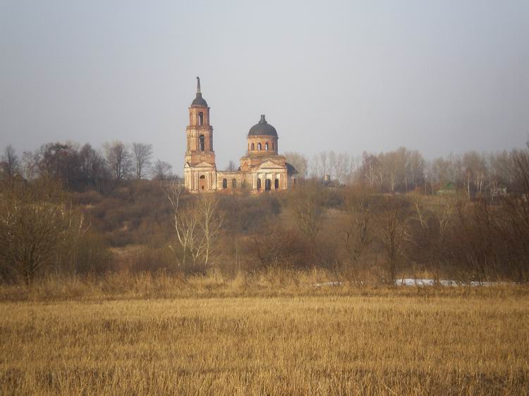 Ратунино. Церковь Михаила Архангела. общий вид в ландшафте