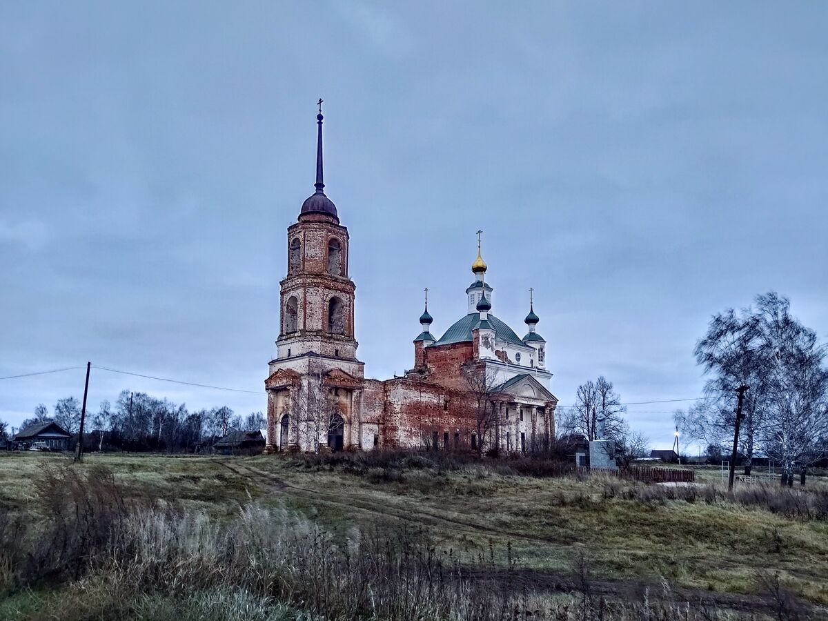 Церковь Троицы Живоначальной, Троицкое (Княгининский район, Нижегородская область). общий вид в ландшафте