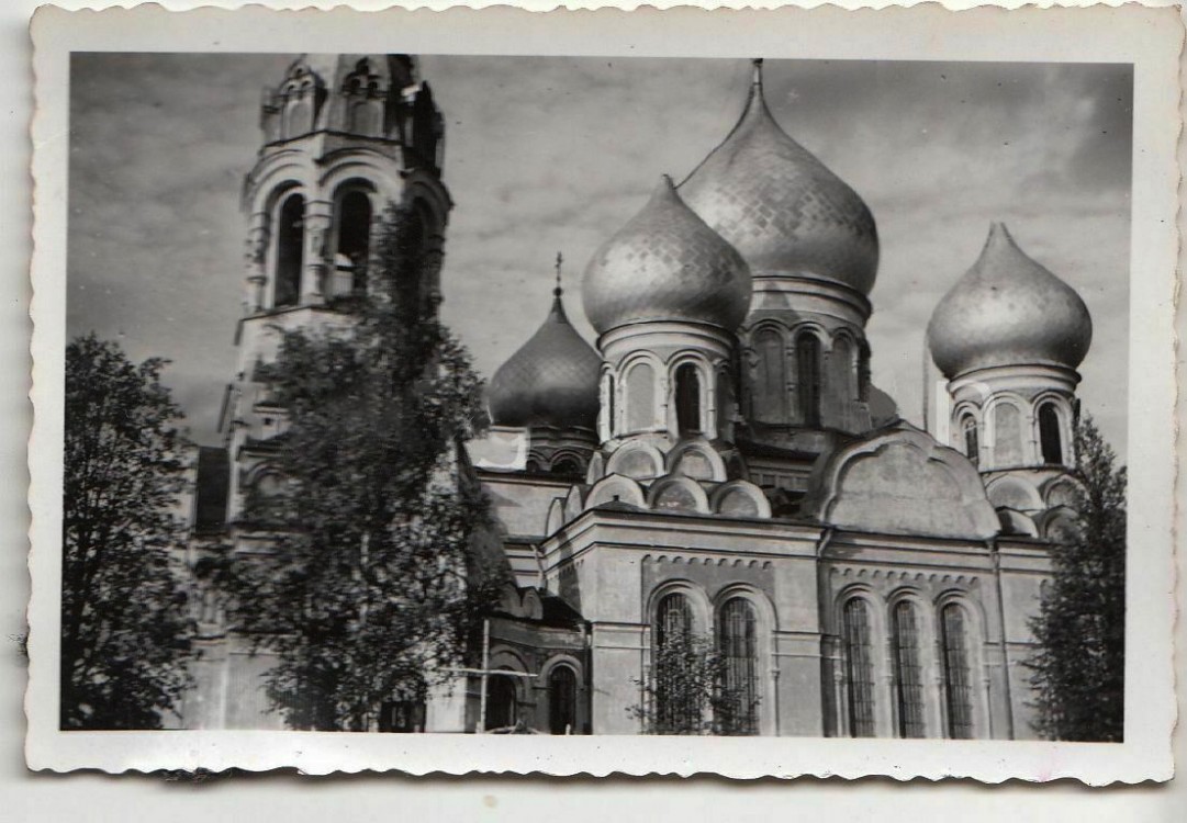 Пенино. Церковь Рождества Пресвятой Богородицы (новая). архивная фотография, Боковой фасад. Фото 1941 г. с аукциона e-bay.de