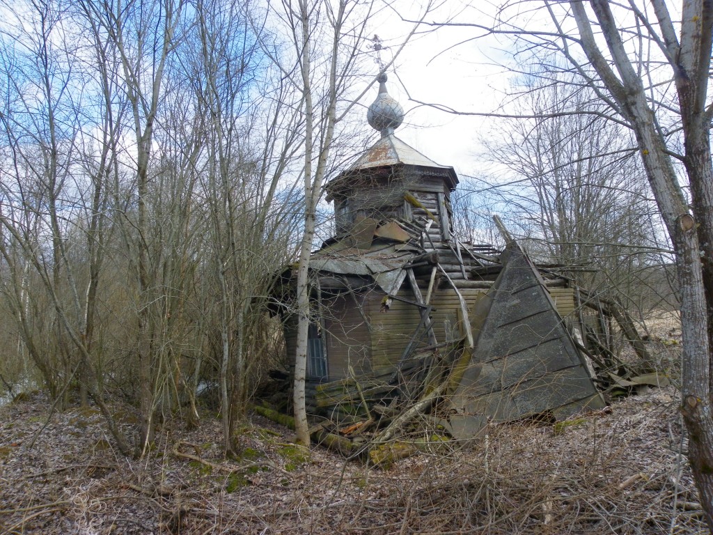 Лесище. Часовня Рождества Пресвятой Богородицы ?. фасады, Часовня находится в критическом состоянии