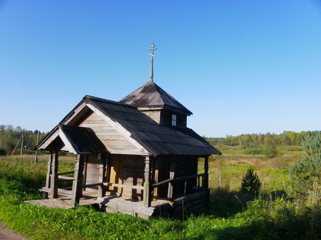 Захонье. Часовня Флора и Лавра. фасады