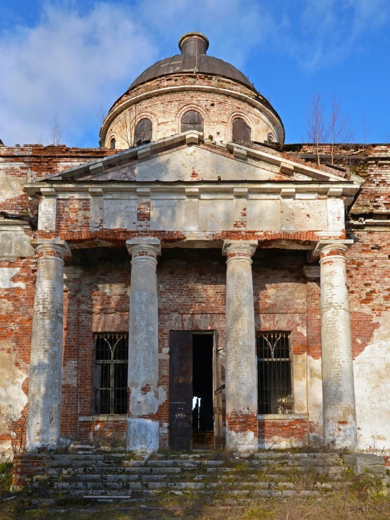 Церковь Троицы Живоначальной, Микшино (Лихославльский район, Тверская область). архитектурные детали, Южный портик