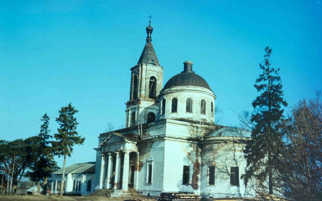 Микшино. Церковь Троицы Живоначальной. фасады, 1994