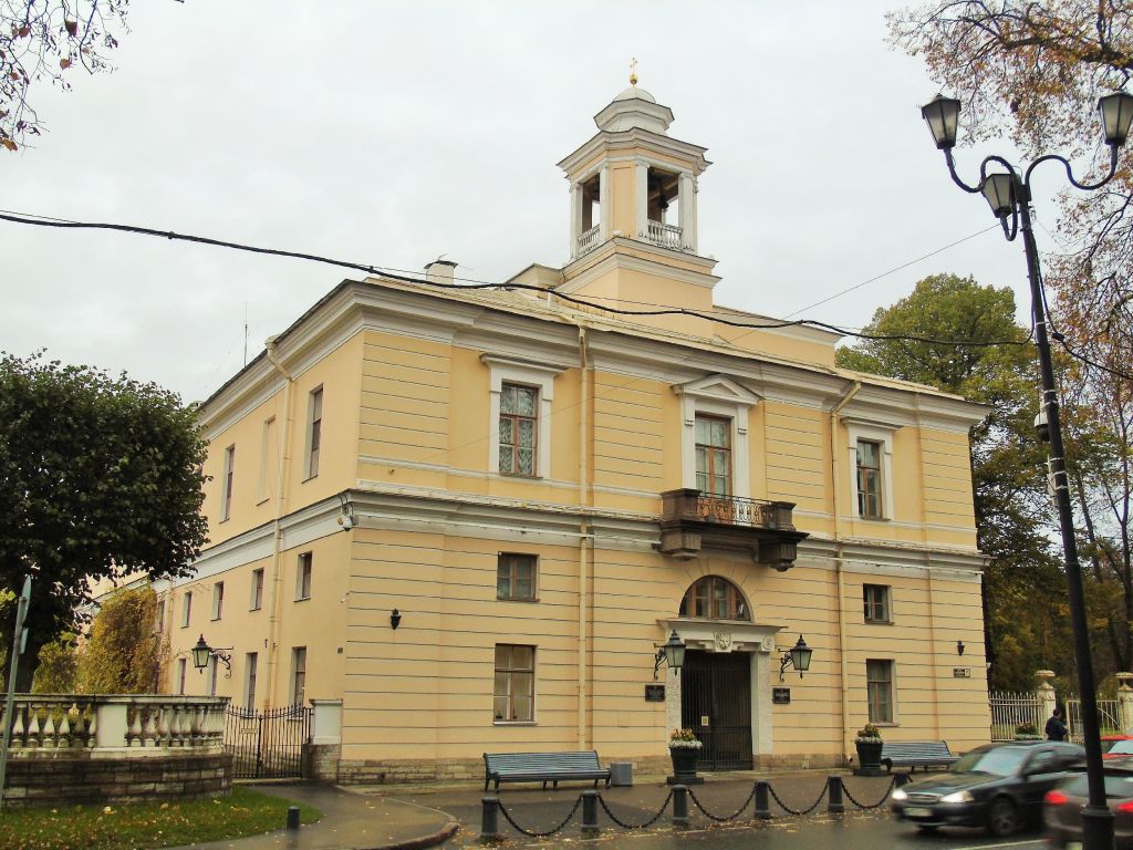 Павловск. Церковь Петра и Павла в Павловском дворце. фасады