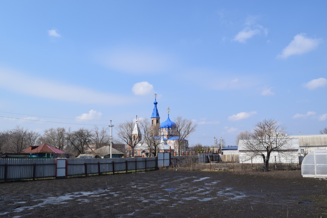 Церковь Казанской иконы Божией Матери, Каменка (Каменский район, Воронежская область). общий вид в ландшафте