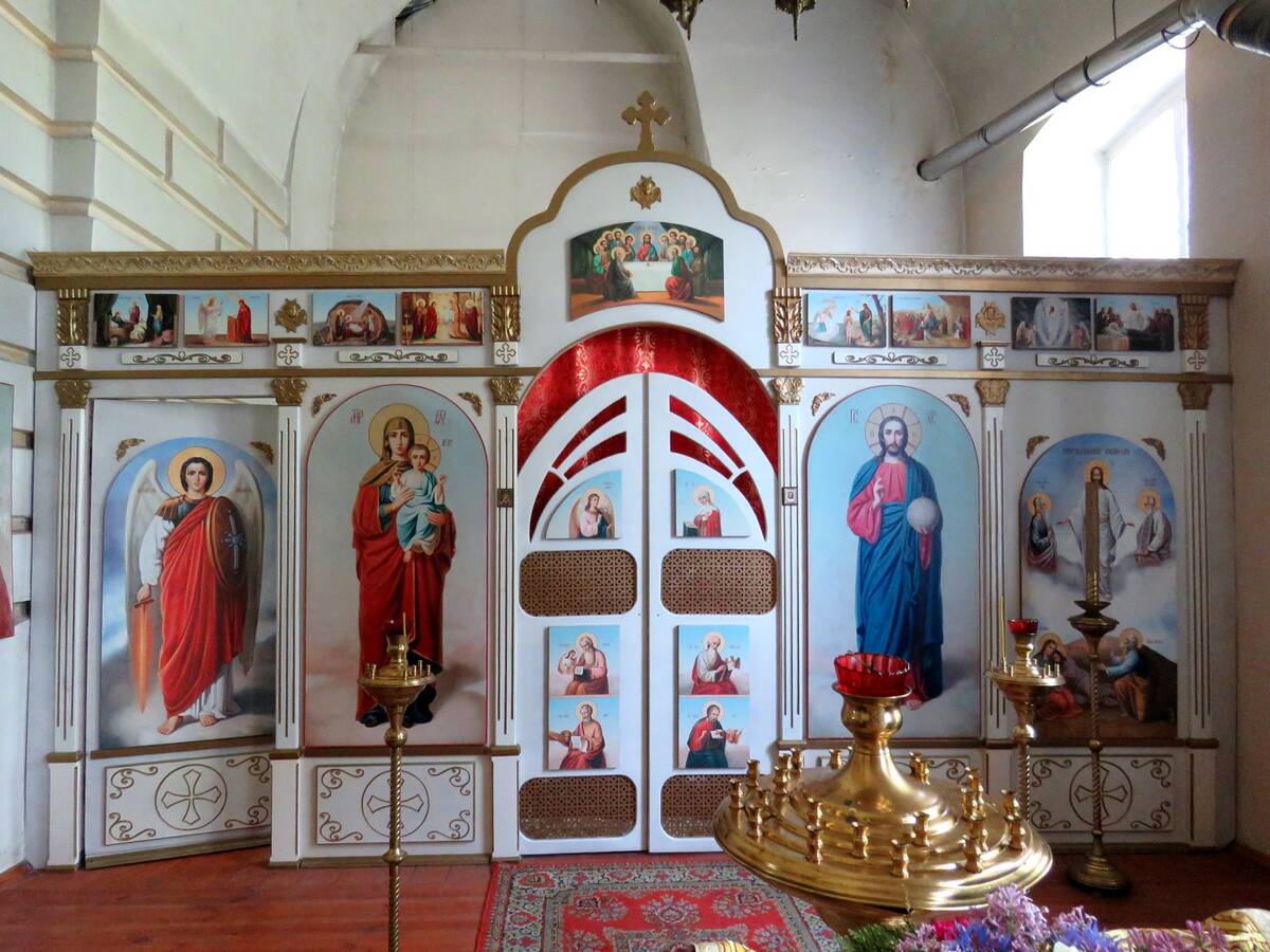 Церковь Преображения Господня, Замытье (Рамешковский район, Тверская область). интерьер и убранство, Временная церковь в притворе