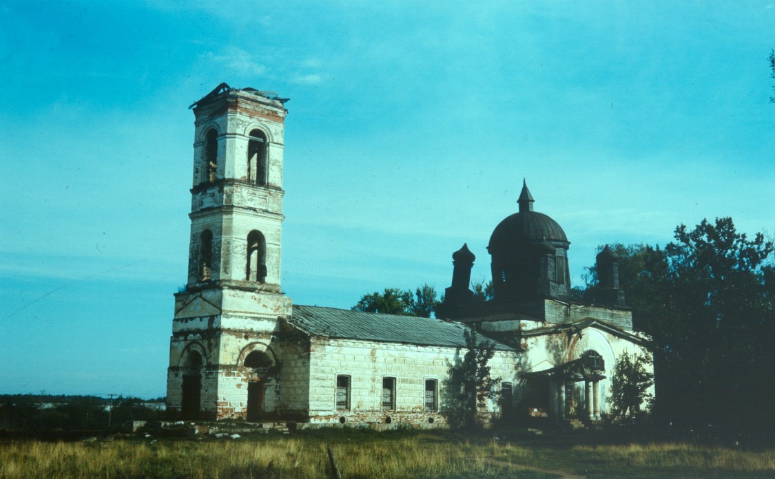 Каменка. Церковь Троицы Живоначальной. фасады, 1994
