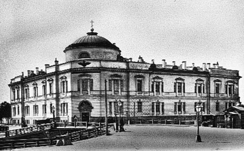 Домовая церковь Петра и Павла при бывшем женском отделении Обуховской больницы, Адмиралтейский район (Санкт-Петербург, г. Санкт-Петербург). архивная фотография, фото с сайта encspb.ru