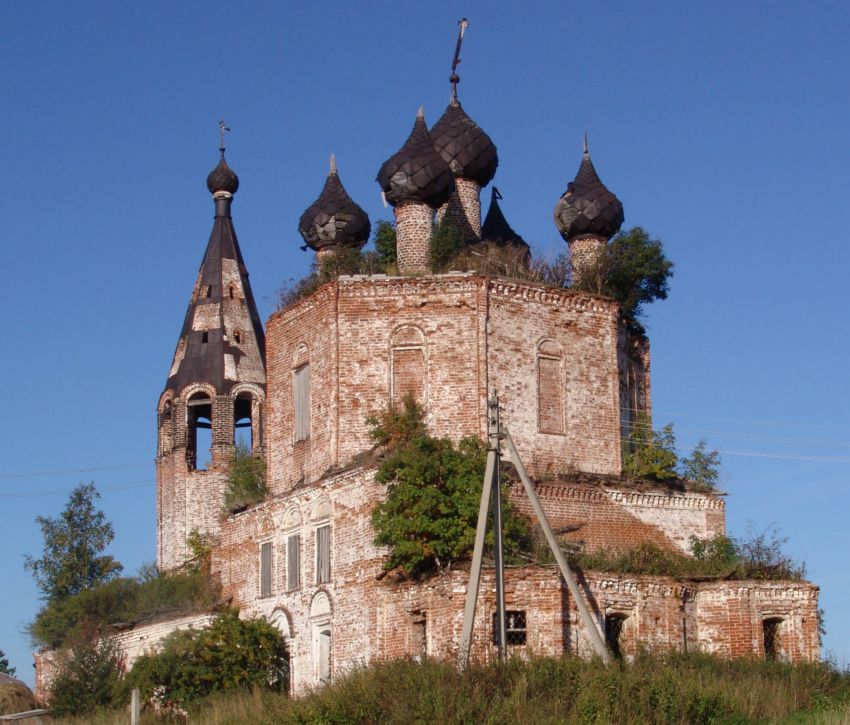 Марьинское. Церковь Троицы Живоначальной. общий вид в ландшафте, Вид с северо-востока