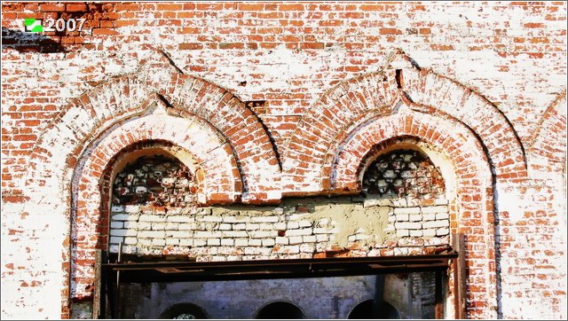 Смолино. Церковь Михаила Архангела. архитектурные детали, Фрагмент южного фасада основного объёма 