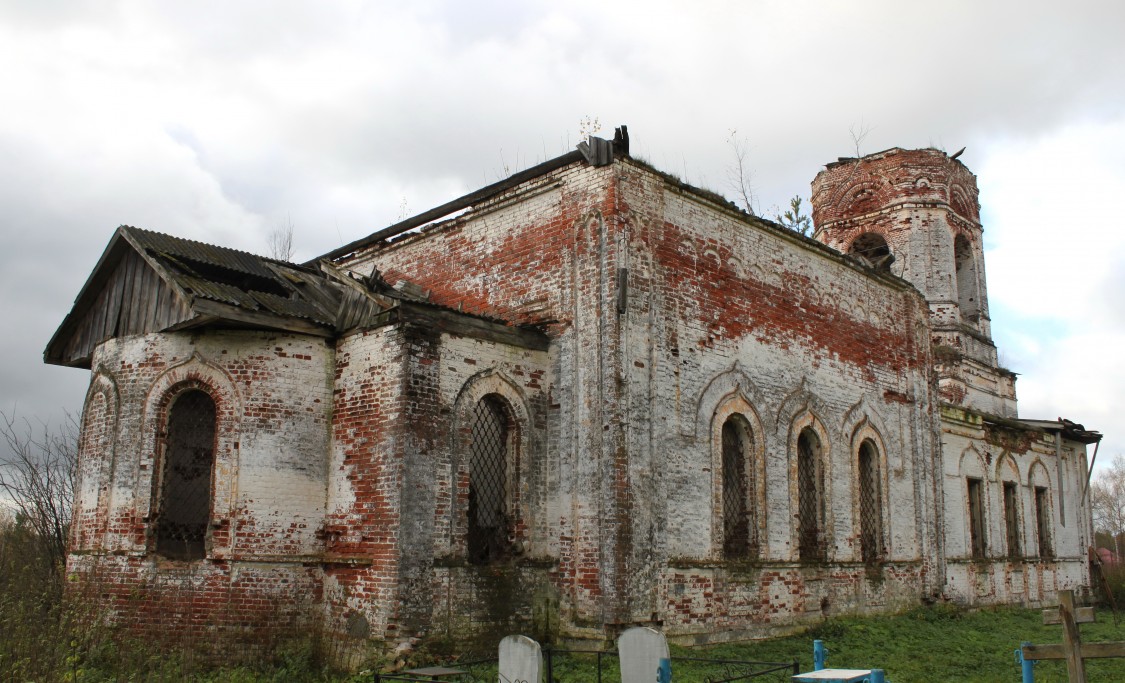 Смолино. Церковь Михаила Архангела. фасады, Вид с северо-востока