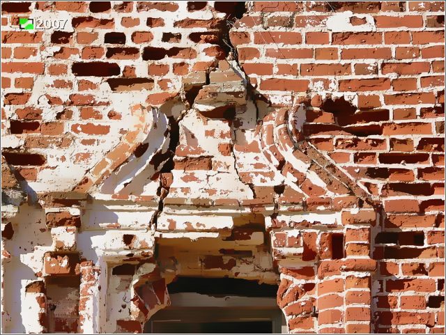 Церковь Николая Чудотворца, Милиново (Ковровский район и г. Ковров, Владимирская область). архитектурные детали, Фрагмент кладки окна южного фасада основного объёма