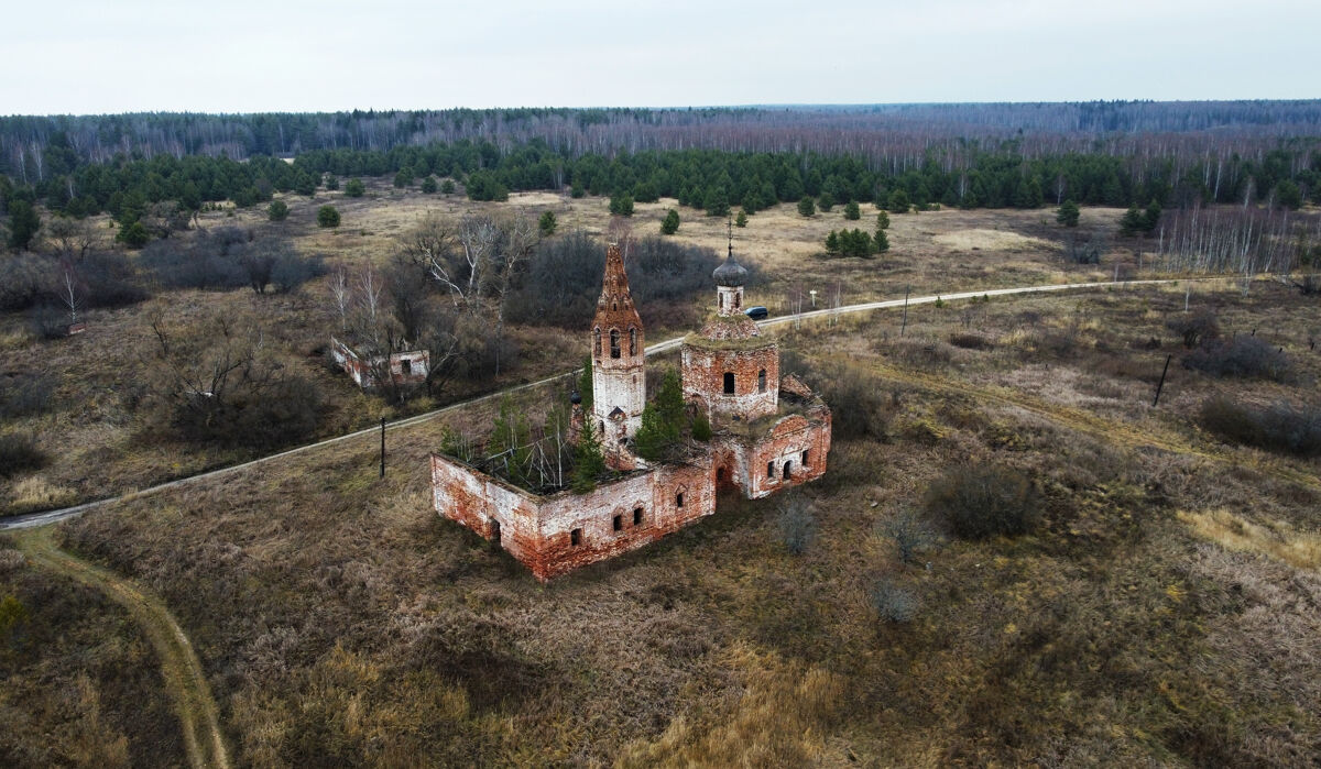 Церковь Николая Чудотворца, Милиново (Ковровский район и г. Ковров, Владимирская область). общий вид в ландшафте