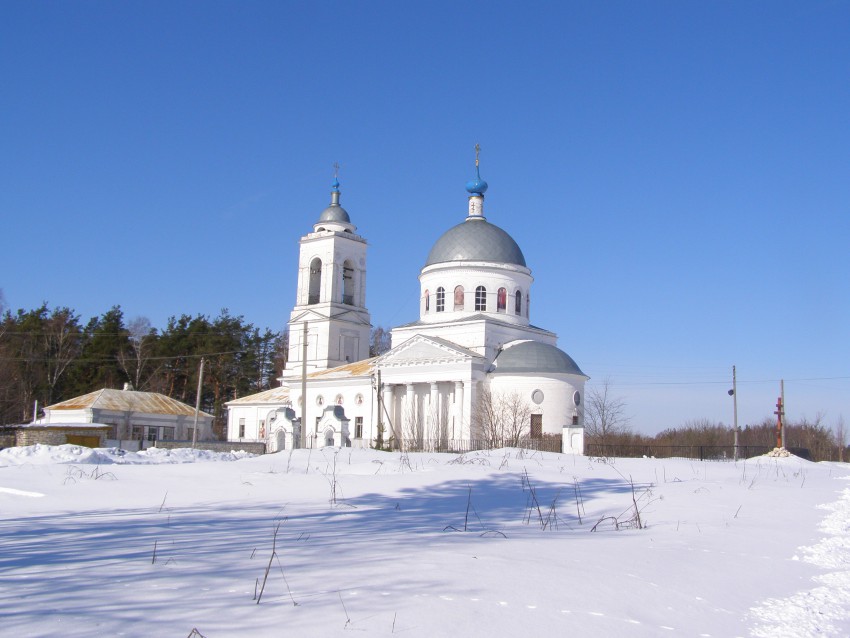 Картмазово. Церковь Воскресения Христова. общий вид в ландшафте