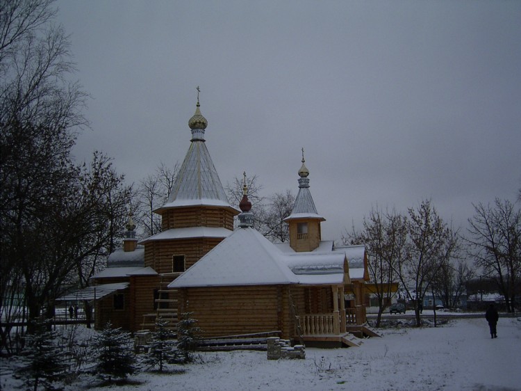 Ильинское-Хованское. Церковь Николая Чудотворца. общий вид в ландшафте