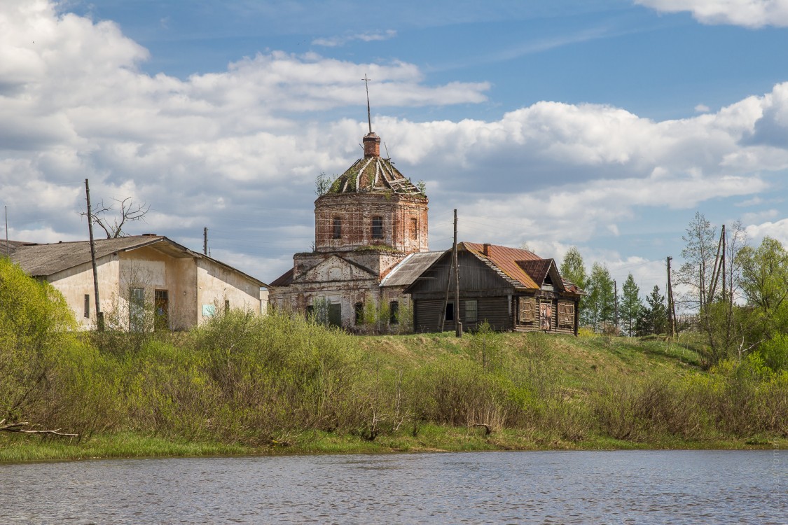 Церковь Николая Чудотворца (Иверская), Мирславль (Гаврилово-Посадский район, Ивановская область). общий вид в ландшафте, Вид с Нерли