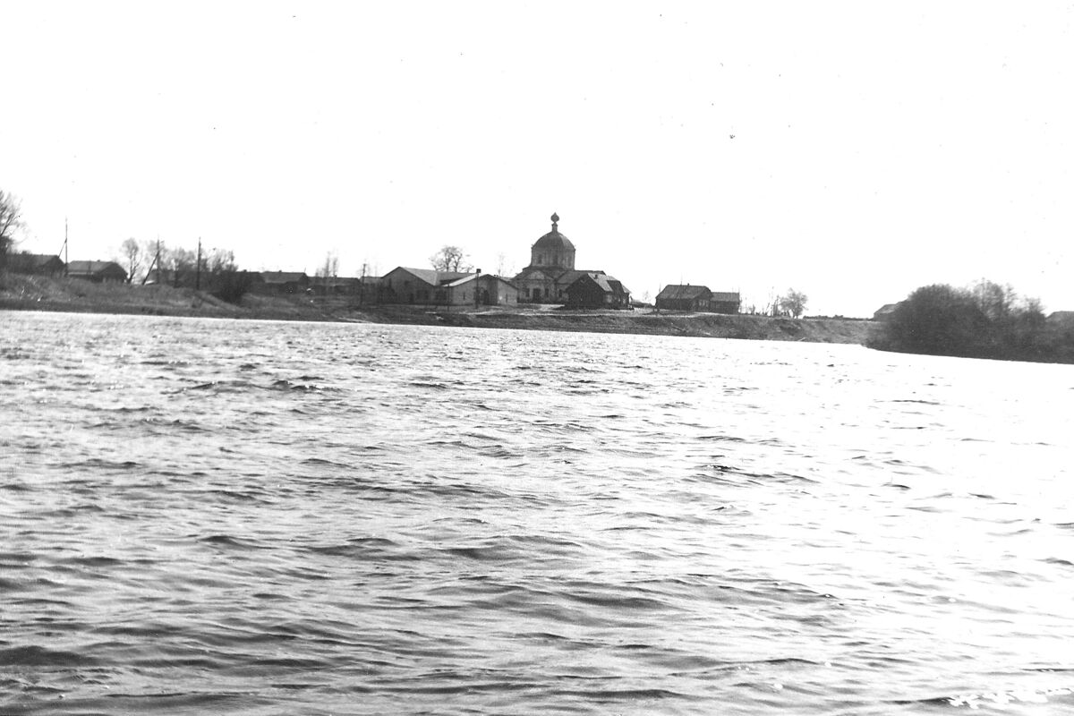 Церковь Николая Чудотворца (Иверская), Мирславль (Гаврилово-Посадский район, Ивановская область). дополнительная информация, Вид на церковь с Нерли в половодье