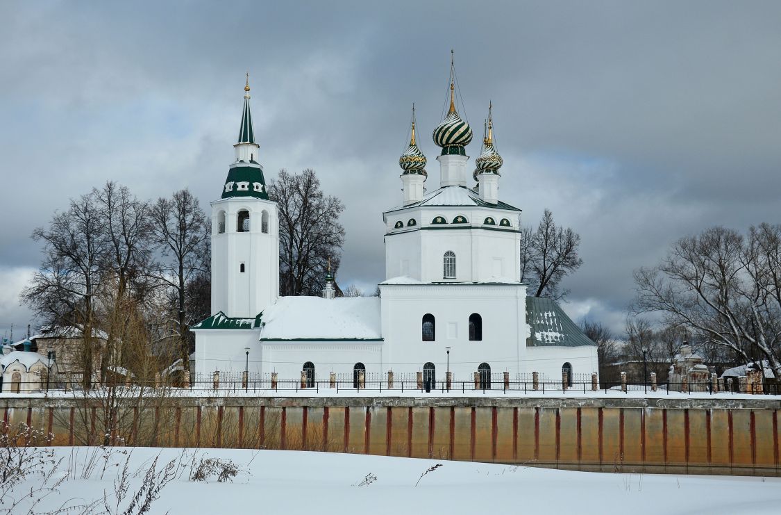 Церковь Троицы Живоначальной, Холуй (Южский район, Ивановская область). фасады