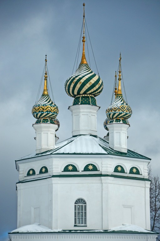 Церковь Троицы Живоначальной, Холуй (Южский район, Ивановская область). архитектурные детали