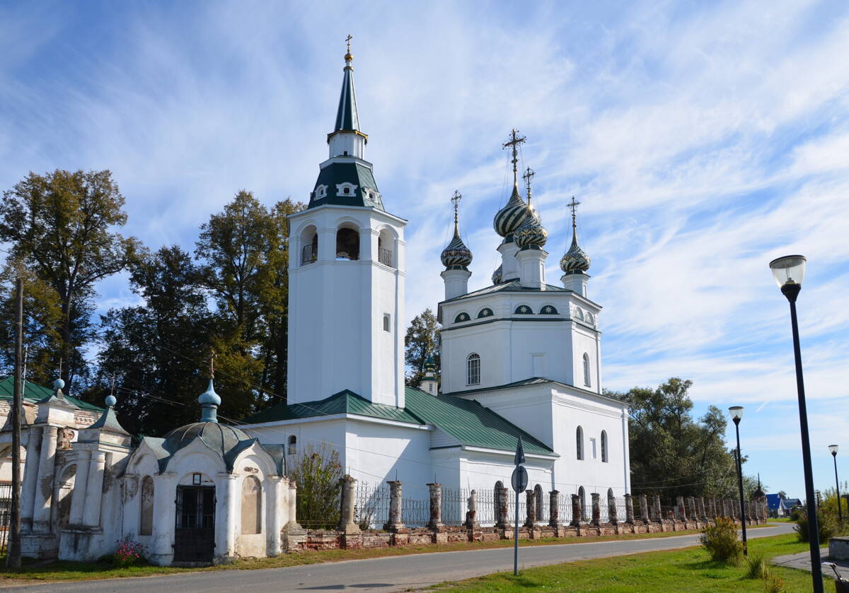 Церковь Троицы Живоначальной, Холуй (Южский район, Ивановская область). фасады