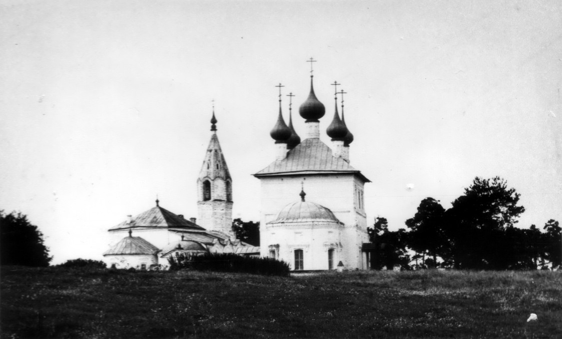 Храмовый комплекс. Церкви Николая Чудотворца и Владимирской иконы Божией Матери, Филяндино (Савинский район, Ивановская область). архивная фотография, Август 1976 г.